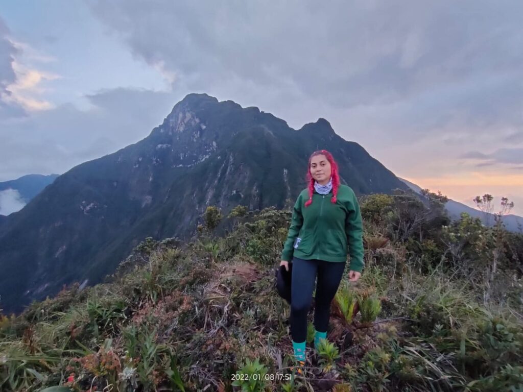 Caminatas conscientes para supervivencia emocional - Rutas por Rutinas