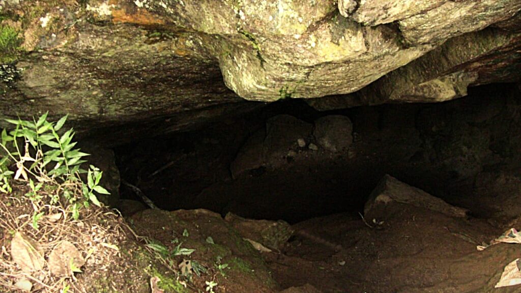 Fondo de una caverna en las Cuevas del Higuerón en Envigado, Antioquia.